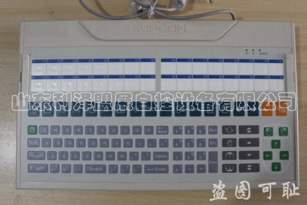 操作臺鍵盤 (2).jpg